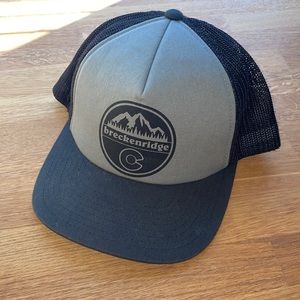 BRECKENRIDGE COLORADO FLEXFIT BASEBALL TRUCKER MESH HAT CAP BLACK AND GREY